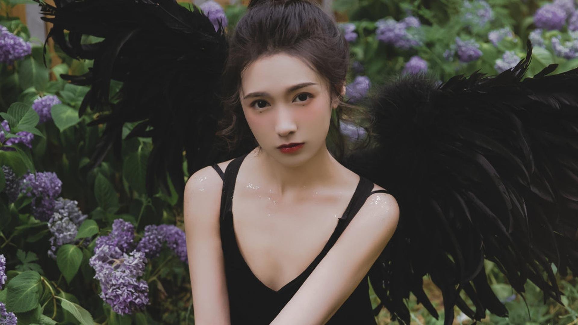 双前腰前插打通中路通道,双前腰战术