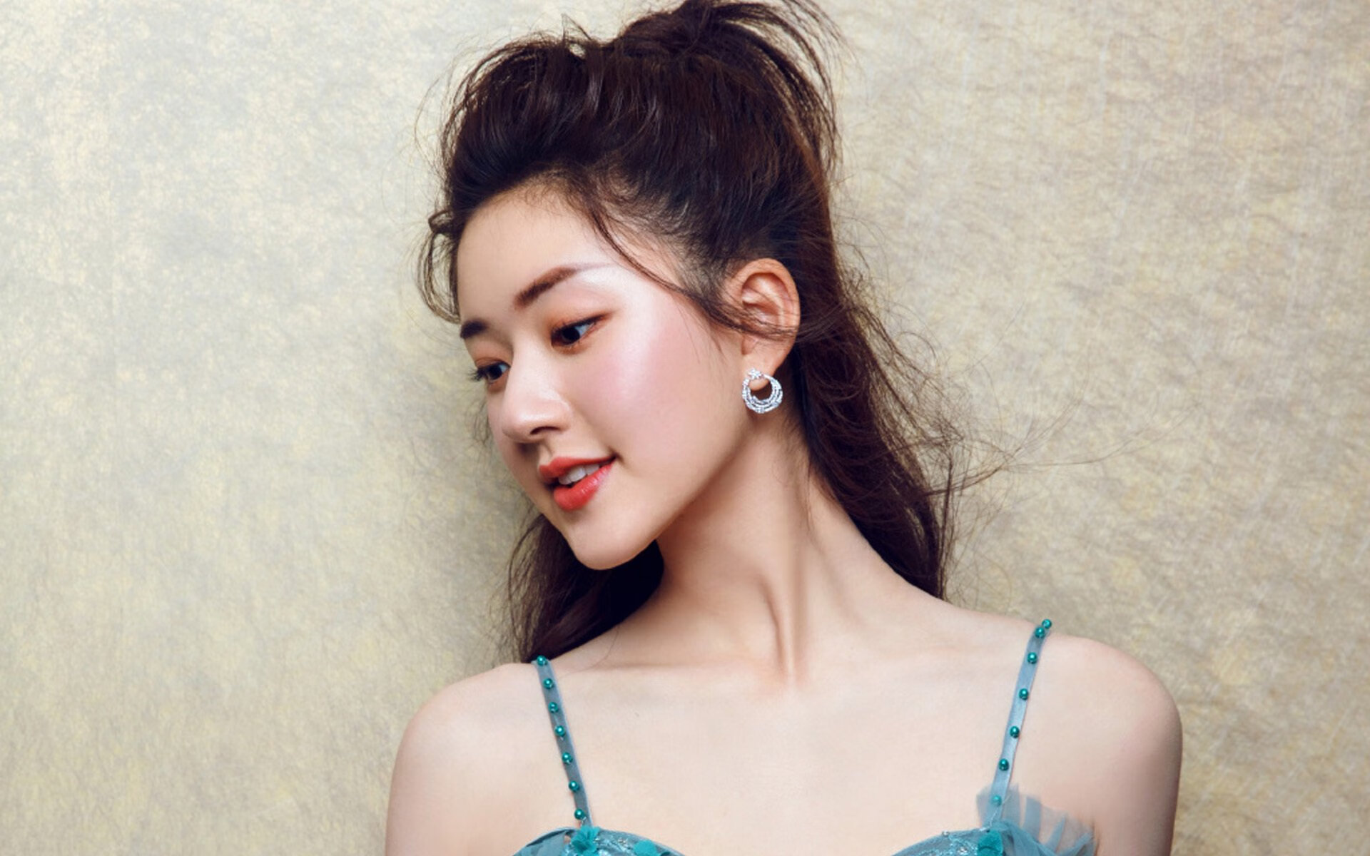 kaiyun体育综合-恩比德谈对内线防守的重视不容忽视，恩比德谈主场优势